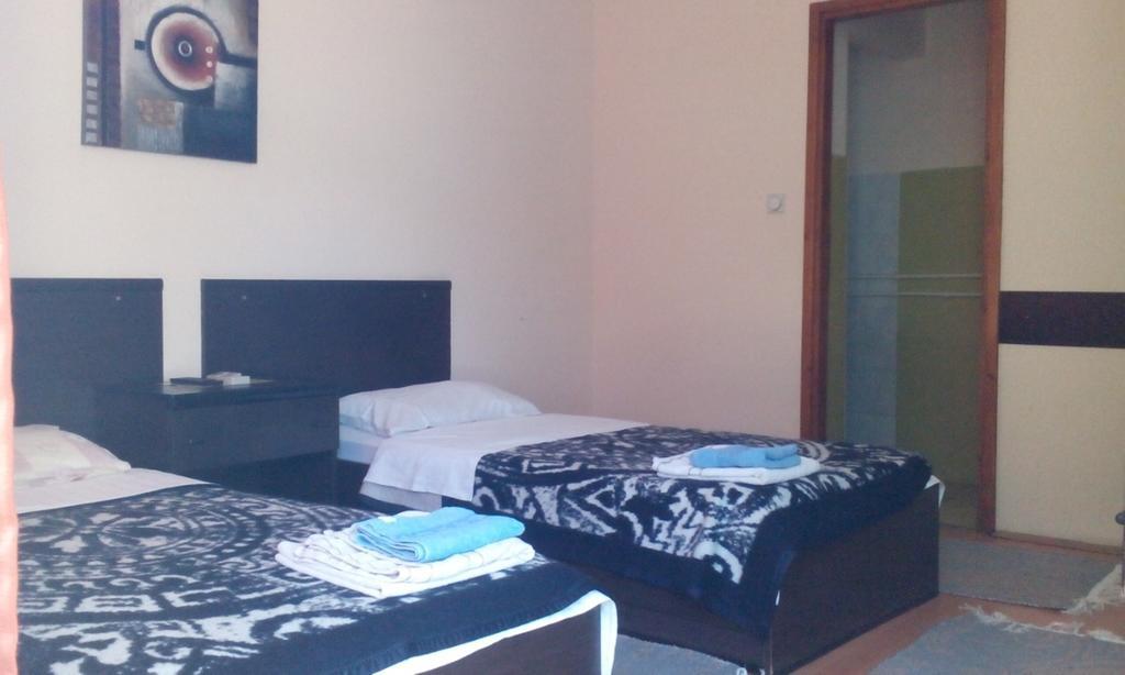 Motel Le Village Skopje Quarto foto
